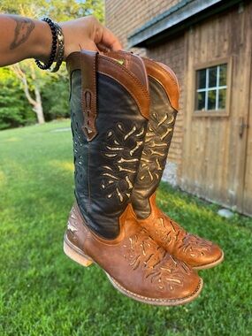 Hisea Brown & Black Glitter Cutout Western Cowboy Boots